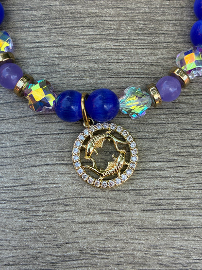 Blue Cat's Eye & iridescent Beaded Bracelet featuring Gold Pisces Charm- Size Large